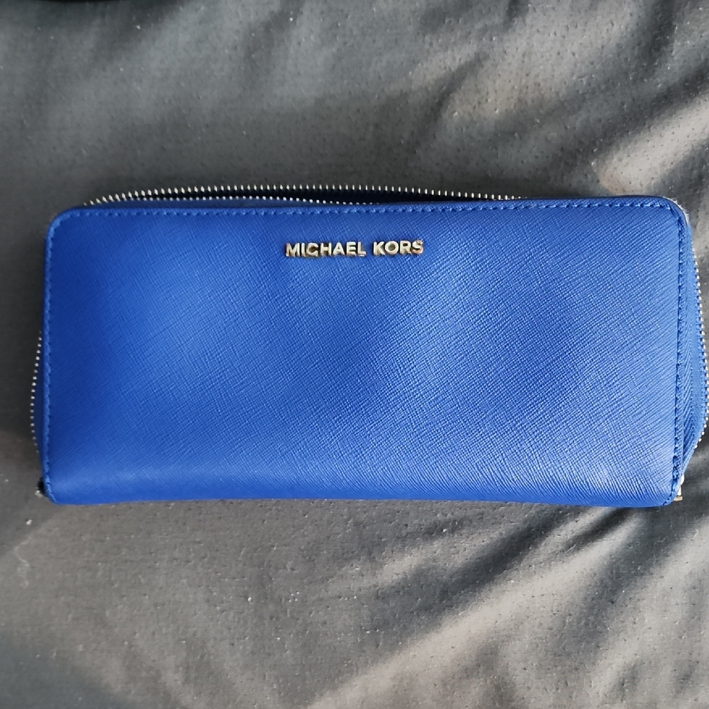 Michael Kors Royal Blue Zip Wallet